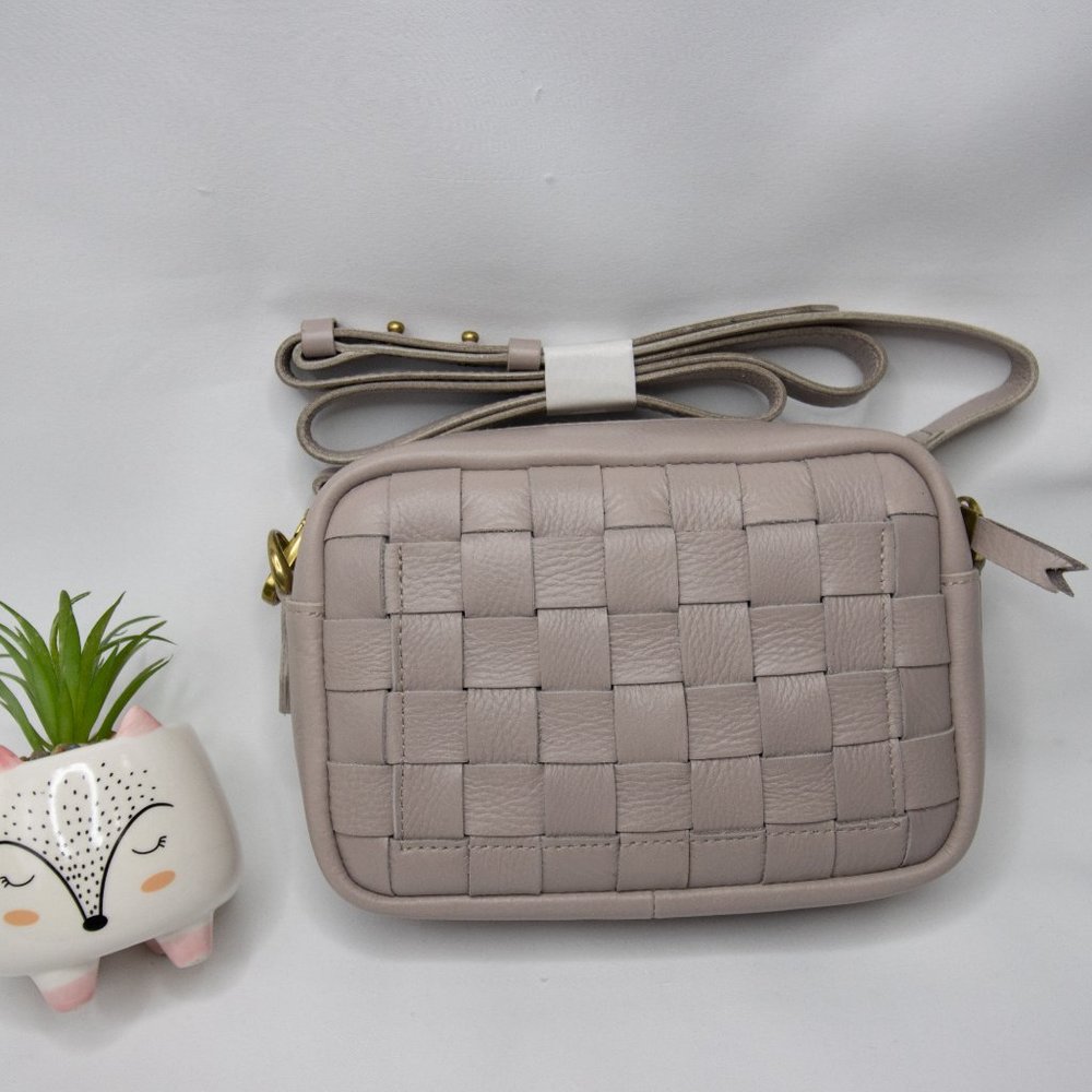 Madewell The Transport Camera Bag: Woven Edition - Picture 4 of 15